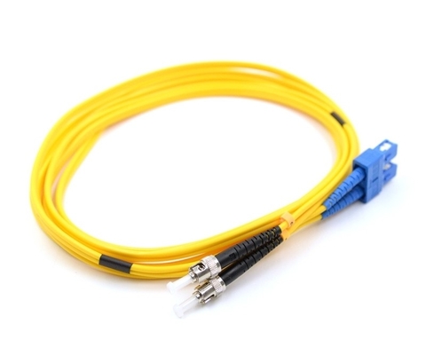3.0mm Fiber Optic Patchcord Dengan Kabel OFNP UPC/APC Polishing Panjang Disesuaikan