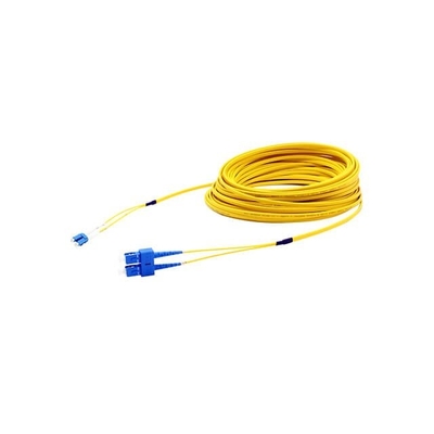 Telecom Grade Fiber Optic Patchcord Dengan <0.3dB Loss UPC/APC Polishing Blue/Beige Connector Color