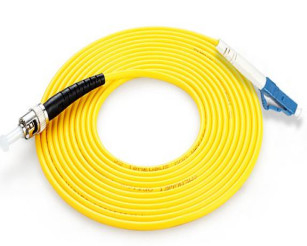 SM/OM1-OM5 Fiber Type LC-ST UPC/ APC Simplex/Duplex Fiber Optic Patch Cord untuk Jaringan ≤0.3dB Insertion Loss