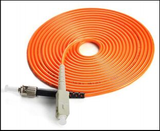 Kabel Fiber Optic Patch ST-ST yang disesuaikan dengan LSZH Outer Sheath dan Low Insertion Loss