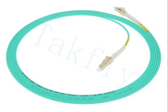 Kabel Patch Serat Optik LC-LC dengan Interkoneksi Kepadatan Tinggi Plug-and-Play dan Kehilangan Penyisipan Rendah untuk Jaringan yang Andal