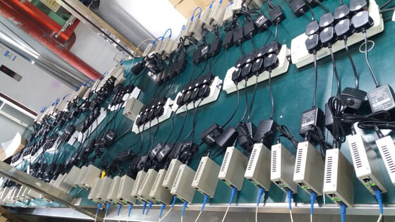 1000BASE-T SFP Transceiver Tembaga dengan kecepatan 1,25Gbps, jangkauan 100m, dan EMI rendah