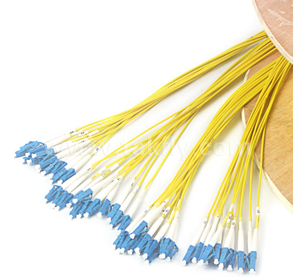 Kabel Patch Breakout Pra-Terminasi LC-LC 48-Core – Konfigurasi Breakout Kustom Kepadatan Tinggi (Bare Fiber / 0.9mm / 2.0mm / 3.0mm), untuk Pusat Data & Aplikasi Dalam/Luar Ruangan