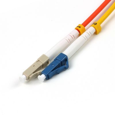 Kabel Patch Fiber Optik Mode Kondisi dengan Kehilangan Sisipan Rendah ≤0.3dB Bahan Jaket LSZH dan Panjang yang Disesuaikan