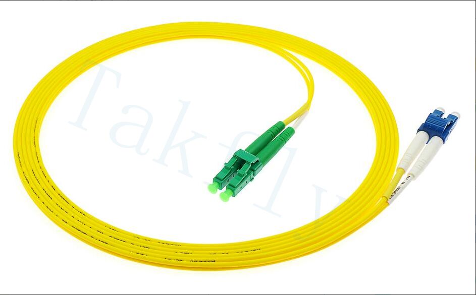 Kabel Patch Serat Optik LC-LC dengan Interkoneksi Kepadatan Tinggi Plug-and-Play dan Kehilangan Penyisipan Rendah untuk Jaringan yang Andal