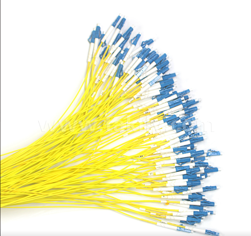 96-Core LC-LC Pre-terminated Breakout Patch Cord Densitas Tinggi, Konfigurasi Breakout Khusus (Bare Fiber / 0.9mm / 2.0mm / 3.0mm), untuk Data Center & Aplikasi Indoor / Outdoor